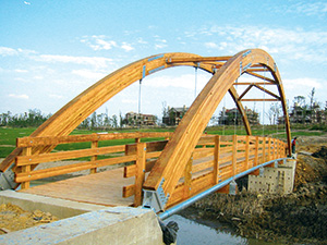 Glulam bridge at Sheshan Golf Course